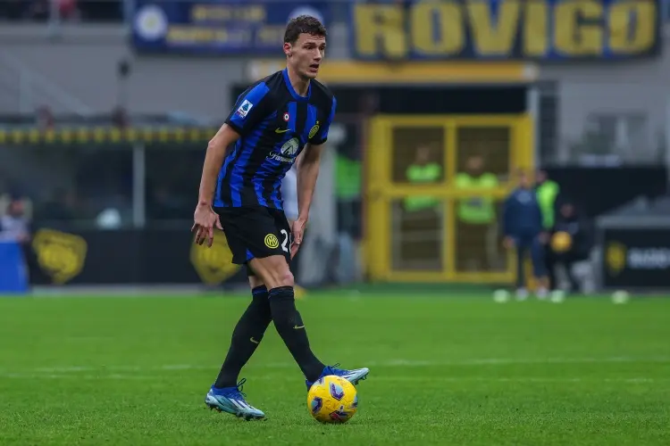 但由于工资, 关闭前离开, 巴萨新赛季