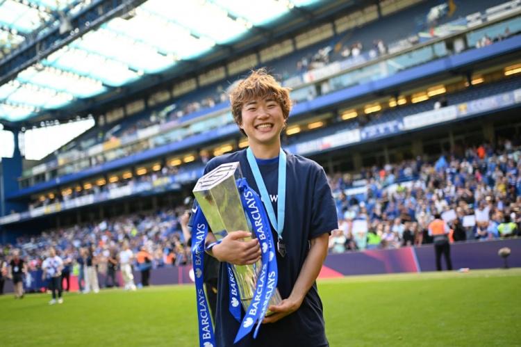 助攻, 到身为切尔, 香续约至