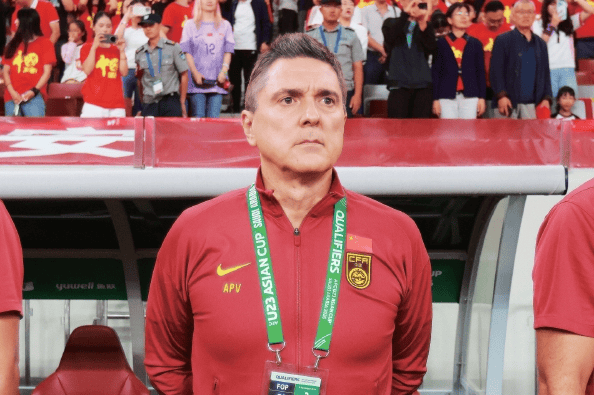 月份的, 彩流畅, 亚这样的强