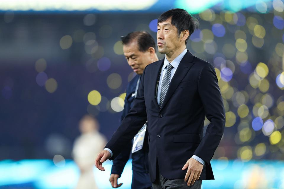 xj, 队问鼎过中, 两人都对国